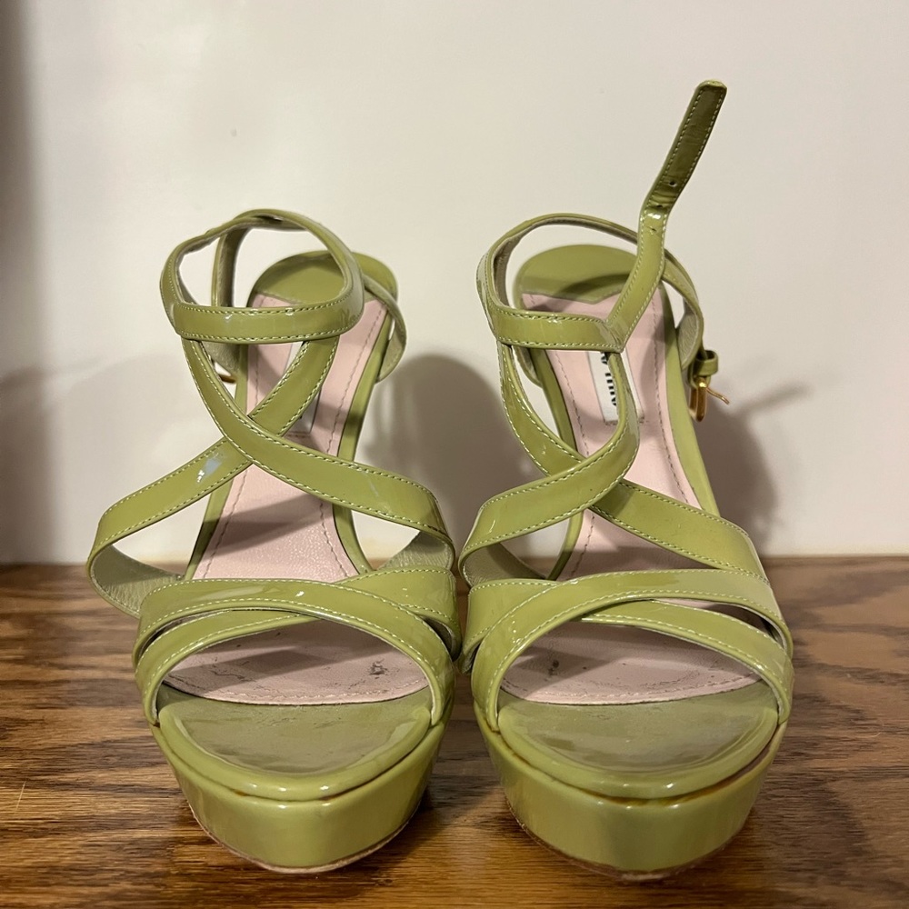 Miu Miu Strappy Light Green Patent Leather Sandal Heel - Picture 6 of 6